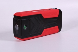 多功能汽車(chē)應(yīng)急啟動(dòng)電源價(jià)格多少？